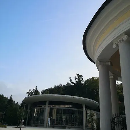 Oranzno Poletje Vila Golf 19 רוגאסקה סלאטינה